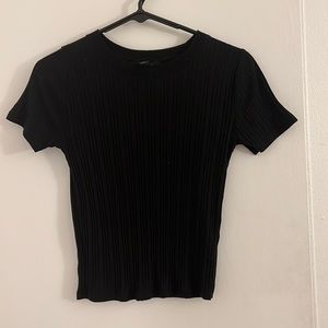 Black ribbed tee